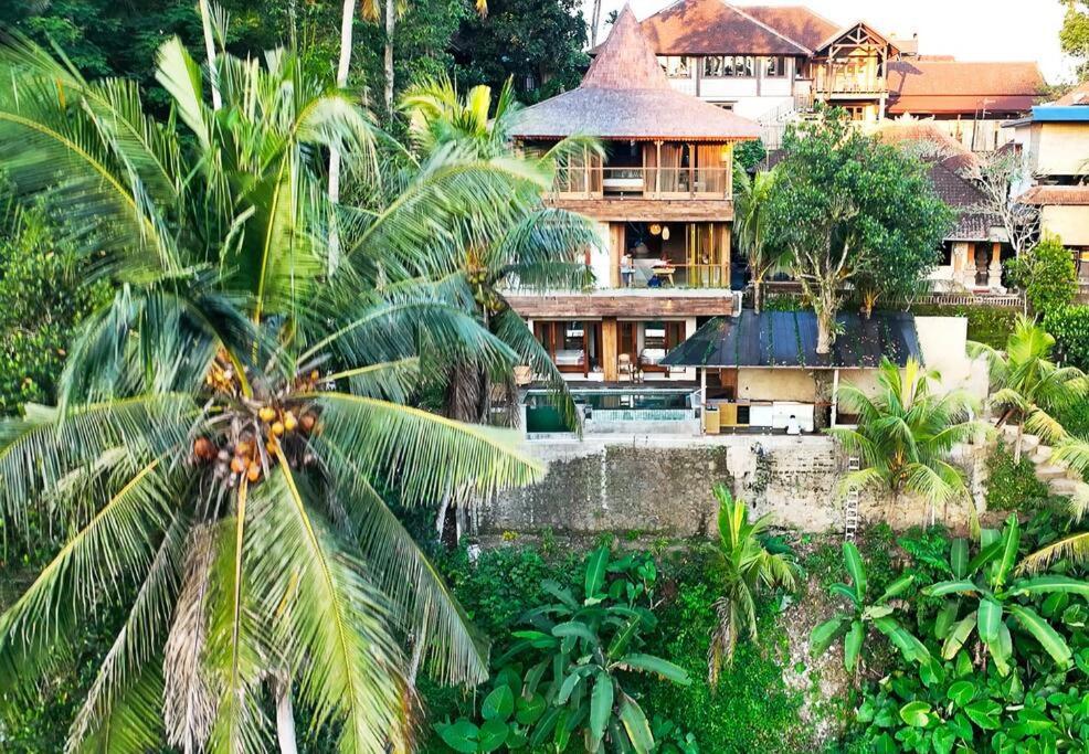 Ubud Riverside Villa Exterior photo